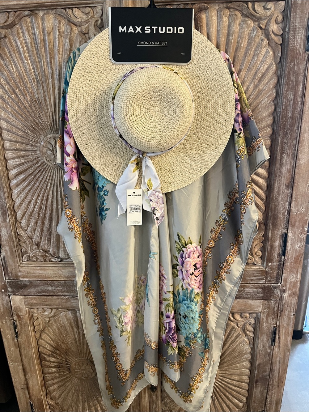 Max Studio Gray Floral Kimono with Beige Straw Hat